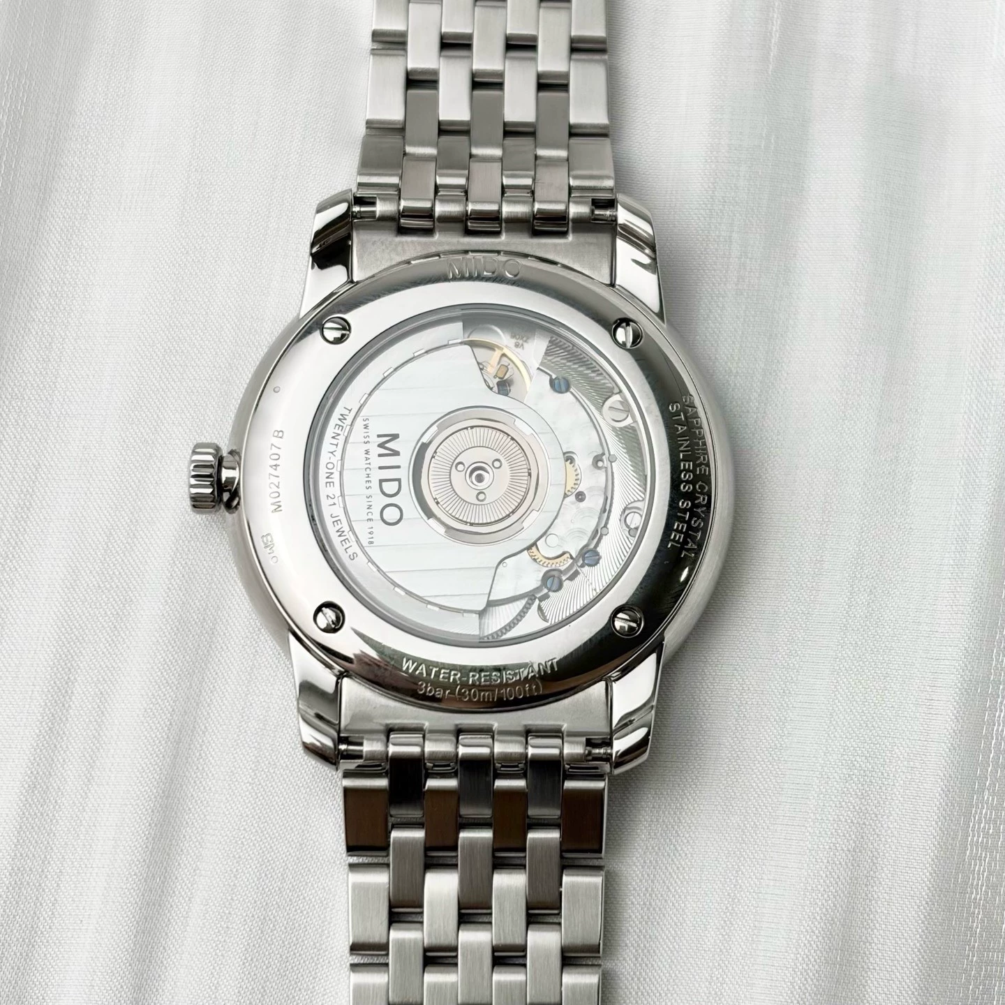 Fundo transparente e movimento automático do Mido Baroncelli Smiling Moon Gent