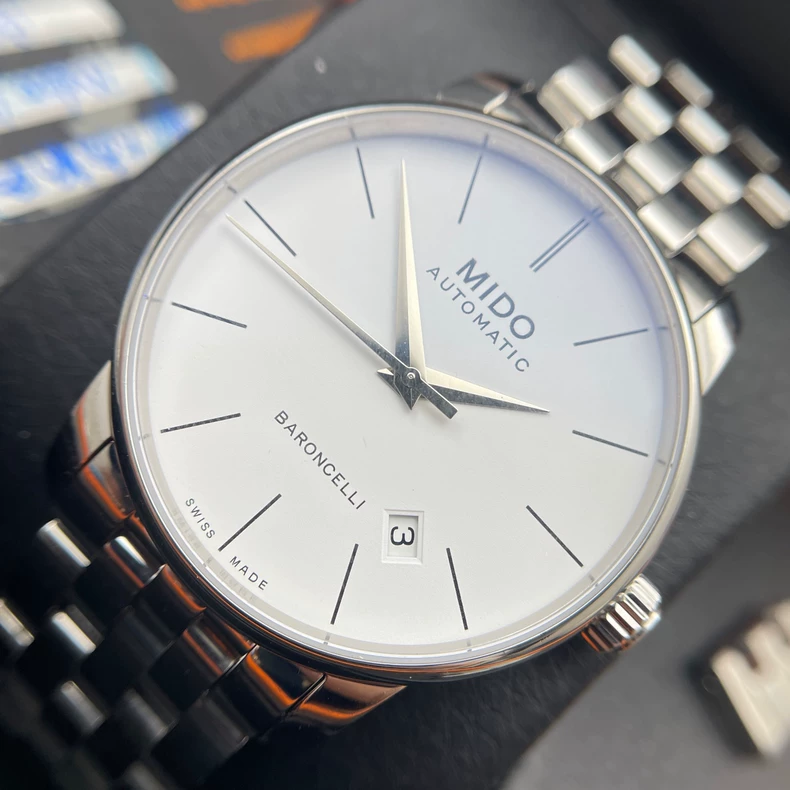 Detalhe do mostrador — Mido Baroncelli II